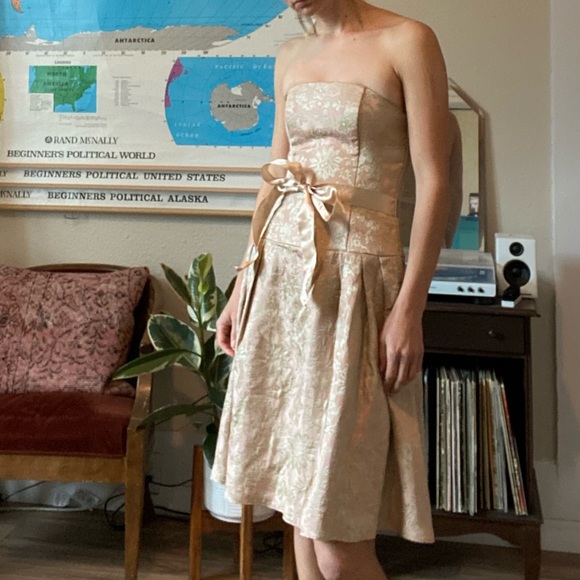 Strapless light pink and gold formal dress - Picture 5 of 7